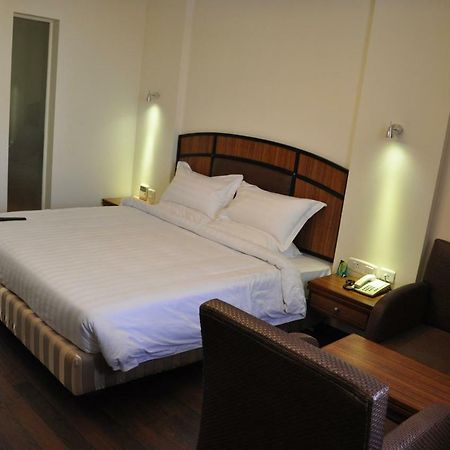 โฮเต็ล มาร์ก คริชนายา Hotel วิเจยาวารา ภายนอก รูปภาพ